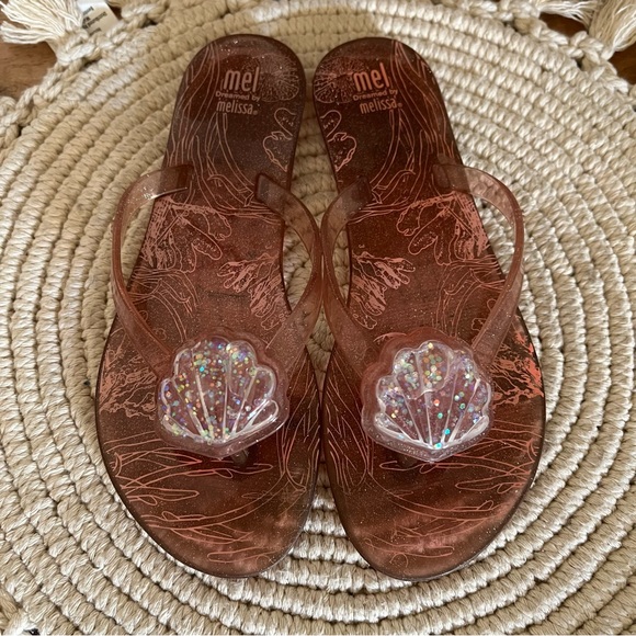 MELISSA Harmonic Flip Flop
Sandals Scalloped Shell Scented Size 3 - Picture 9 of 12